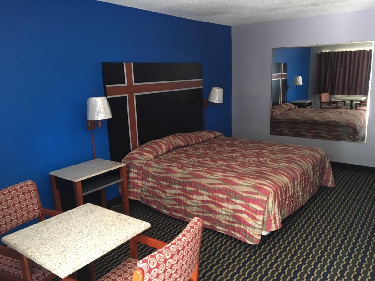 Motel Fulton *